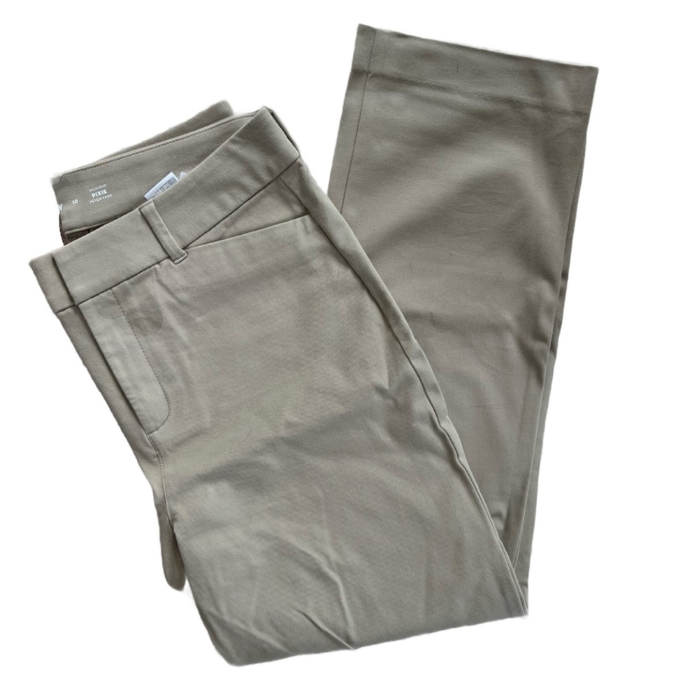 Old Navy Khaki Women’s High Rise Pixie Never Fade Pants size 10